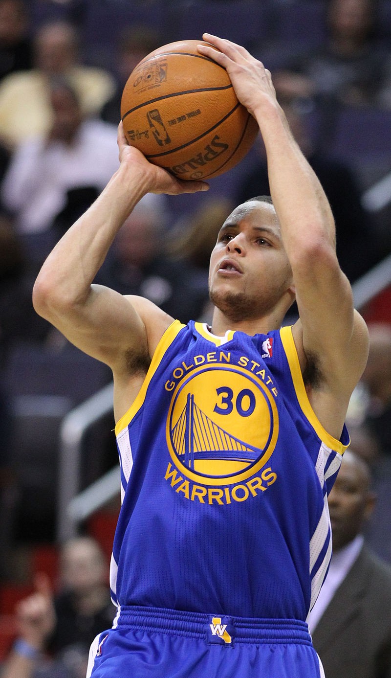 800px-Stephen_Curry_shooting