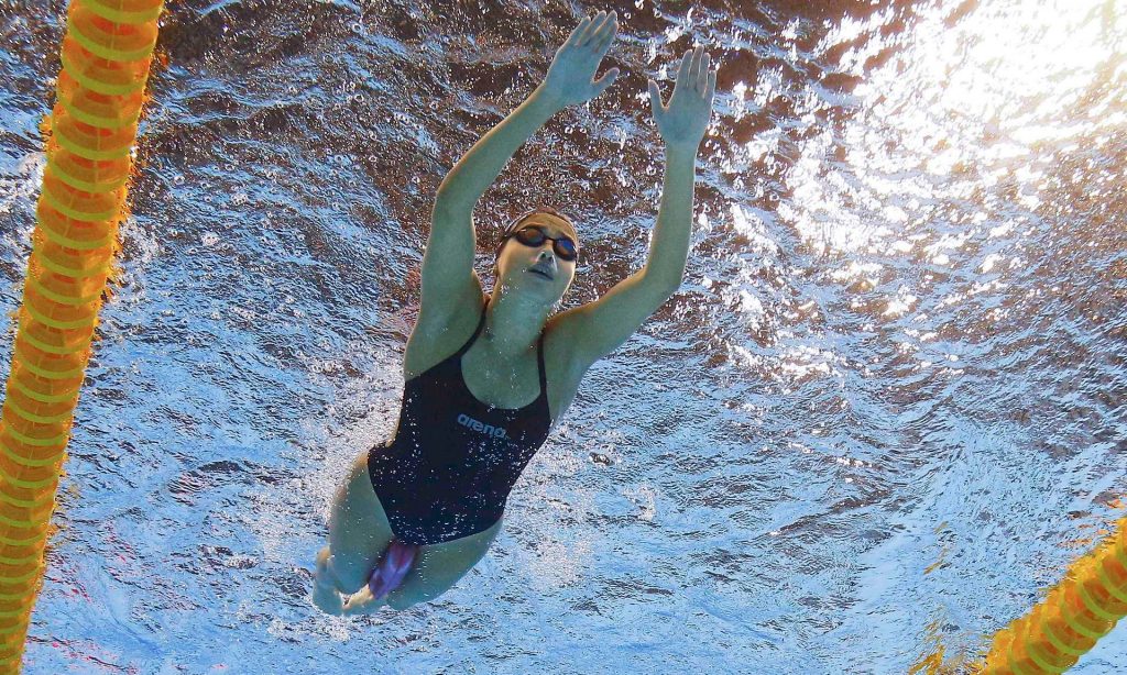 18 歲的敘利亞難民馬蒂妮正在為 2016 年里約奧運游泳比賽練習／圖片來源：Michael Dalder/Reuters