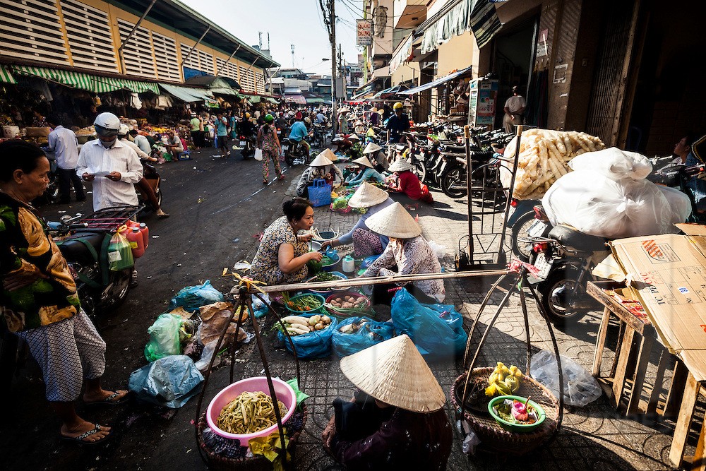 Street market in Cholon, Ho Chi Minh City (Saigon), Vietnam, Southeast Asia
