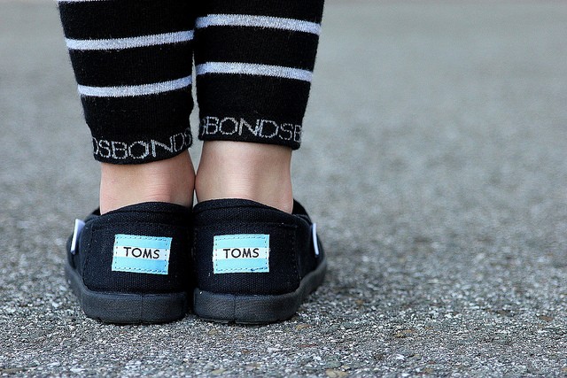 Toms 帆布鞋